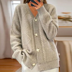 Bella™ – Elegant Cable-Knit Cardigan