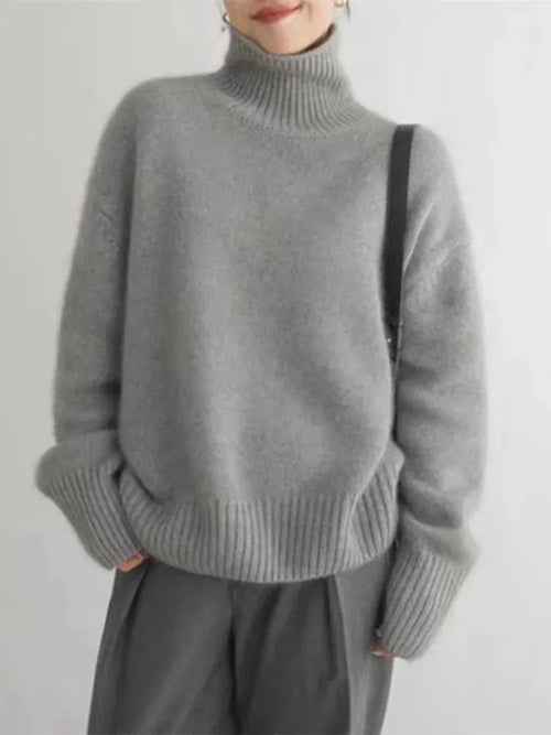 Amaya™ – Elegant Soft Turtleneck Sweater
